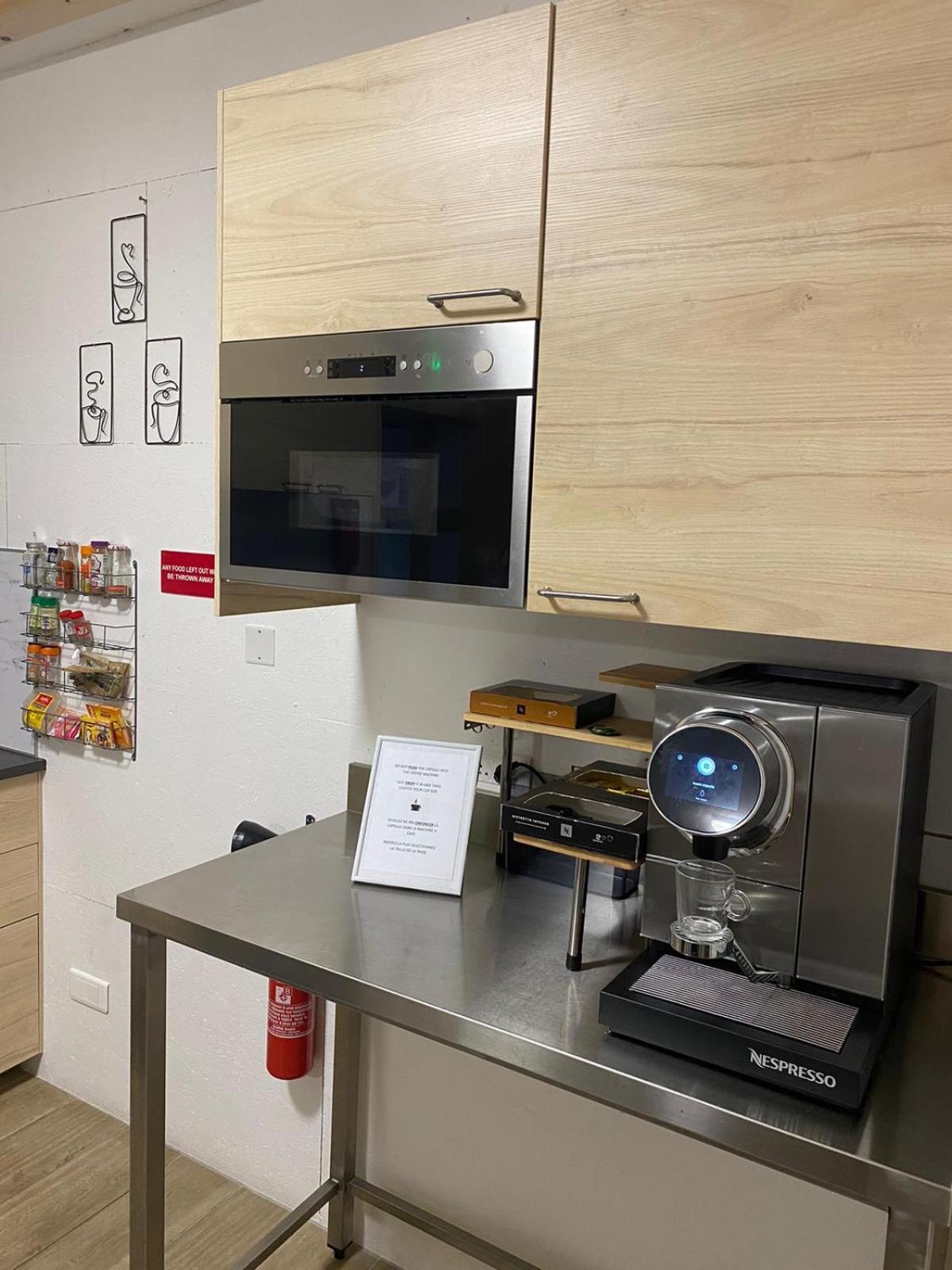 Bohobos Hostel أنتيب المظهر الخارجي الصورة